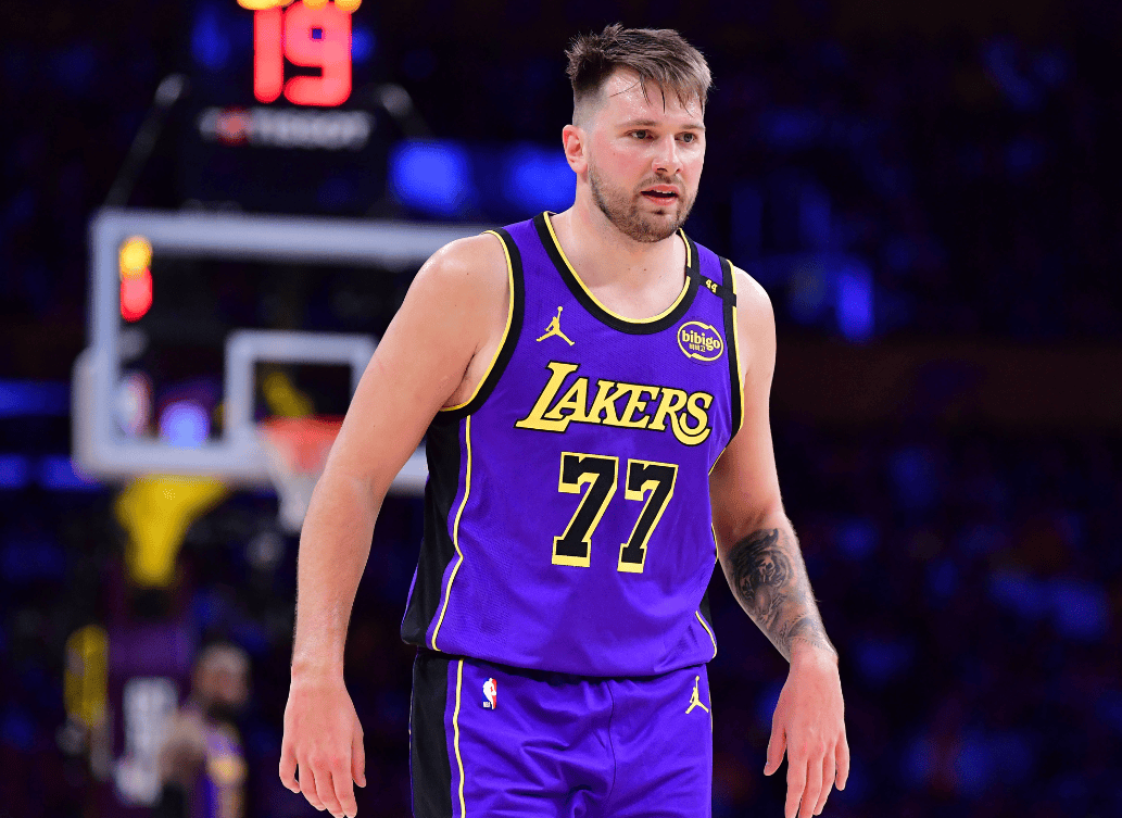 九游电脑版-重要助攻引爆全场！，东契奇意外战胜瑞士队全场沸腾不已(复活节讲章因他活着)