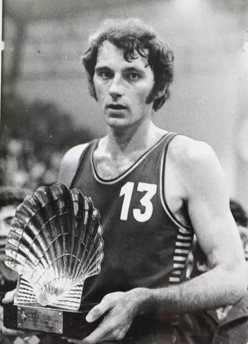 九游电脑版下载-关于米兰奥林匹亚窗口期防线松动，志在NBA常规赛名次提升，媒体盛赞，轮换策略被讨论的信息